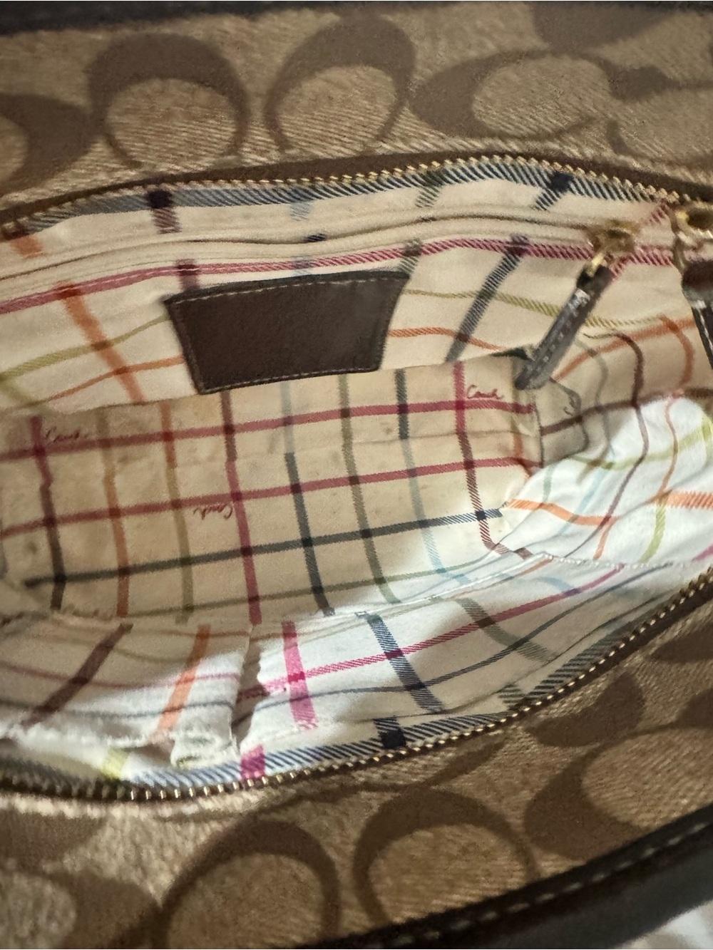 COACH 2007 Heritage Stripe
Horse & Carriage Signature Tote -
GUC - Picture 3 of 10